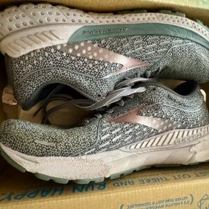 Athleisure wear set Lululemon>Brooks>UnderArmour